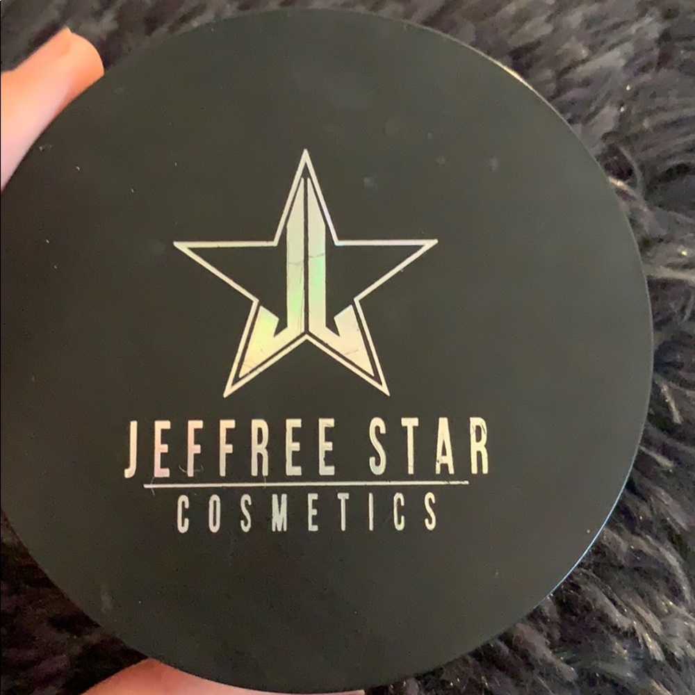 Jeffree Star x Manny Mua Highlighter “Eclipse”